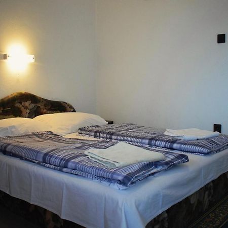 Ket Diofa Vendeghaz Hotel Felsotarkany Exterior photo