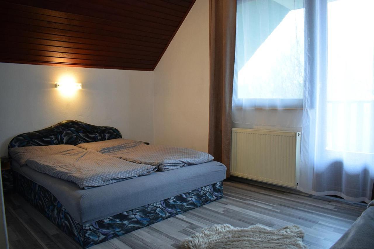 Ket Diofa Vendeghaz Hotel Felsotarkany Exterior photo
